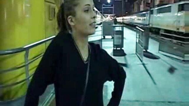 איכות גבוהה :  ברונטית רוסית רוכבת על הזין הנוקשה של BF עד שהיא מגיעה לאורגזמה מצלמות חיות סקס סקסי-<url> 