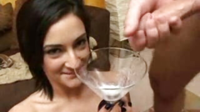 איכות גבוהה :  לבלונדינית מקסימה יש את הכוס הצמוד שלה מתוח עם זין שמן סקס בלייב מין חינם סקסי-<url> 